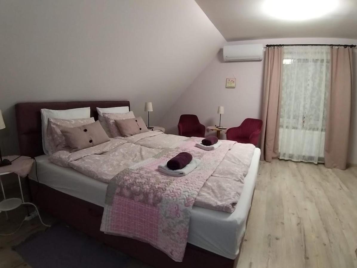 אטייק Apartments For Rent Near Budapest מראה חיצוני תמונה
