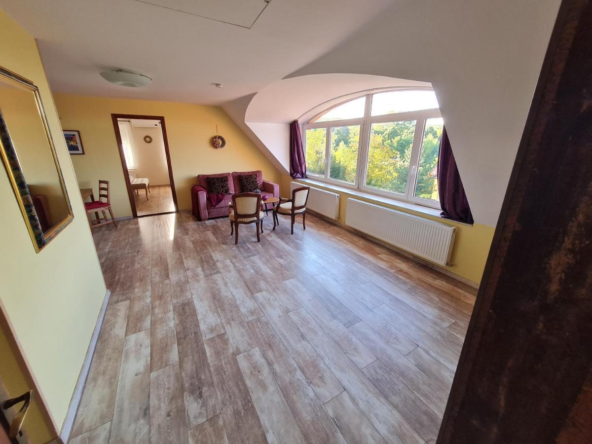 אטייק Apartments For Rent Near Budapest מראה חיצוני תמונה